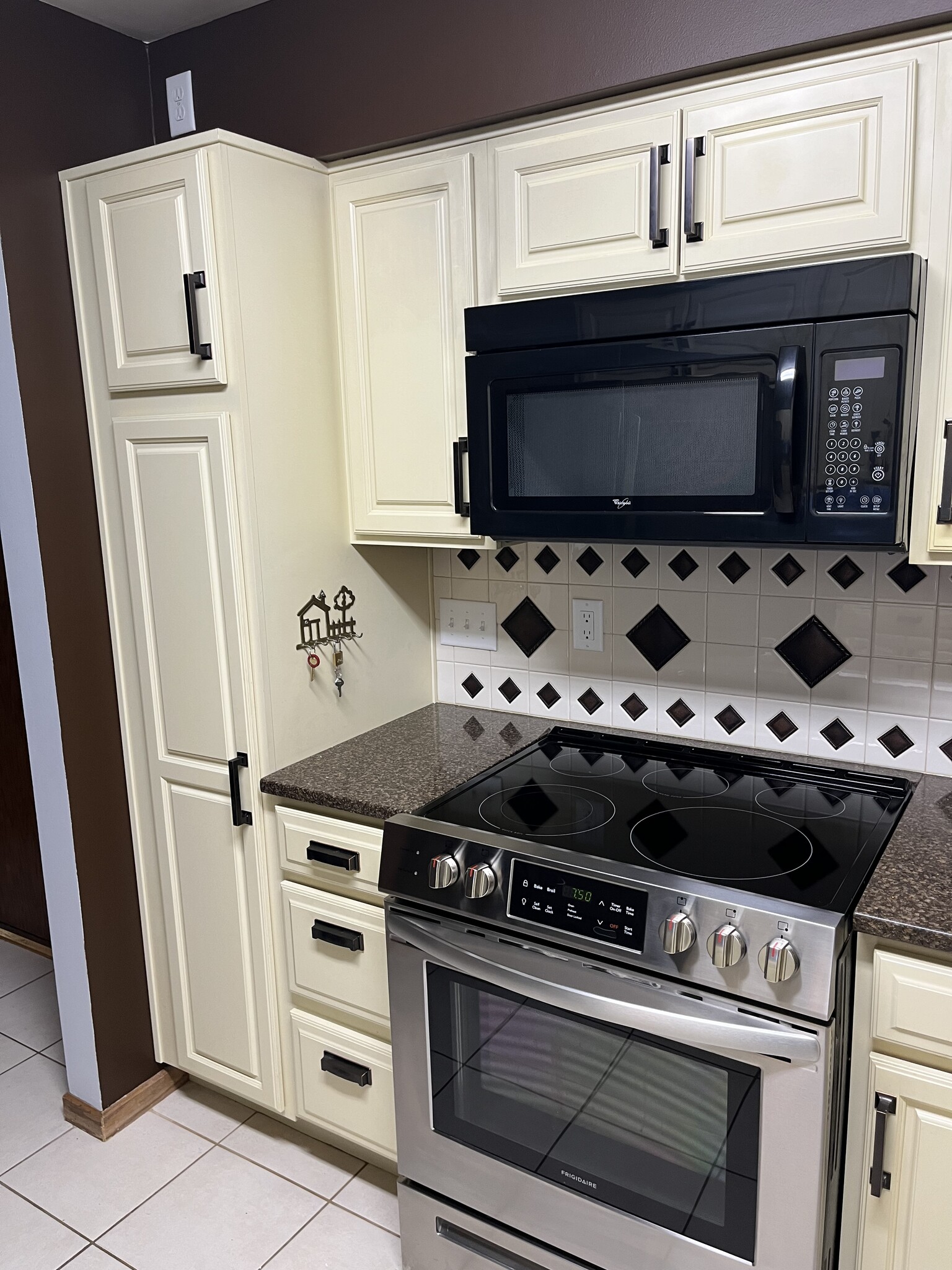 Building Photo - 1300 G St