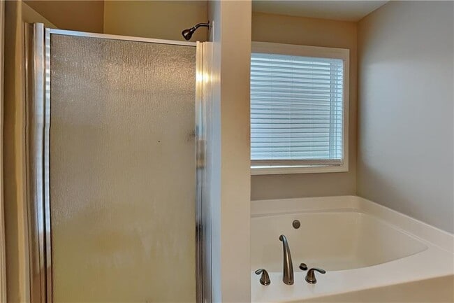 Building Photo - 207 Arrowhead Dr