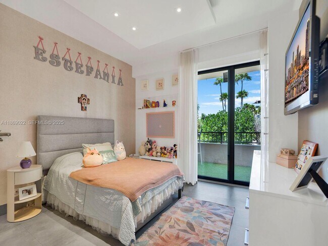 Building Photo - 201 Crandon Blvd