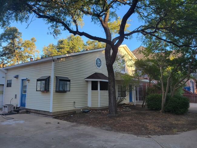 Building Photo - 2257 Moonlight Bay