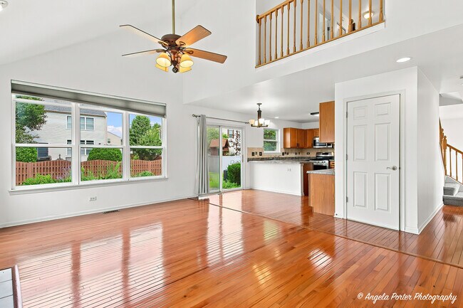 Building Photo - 10570 Wing Pointe Dr