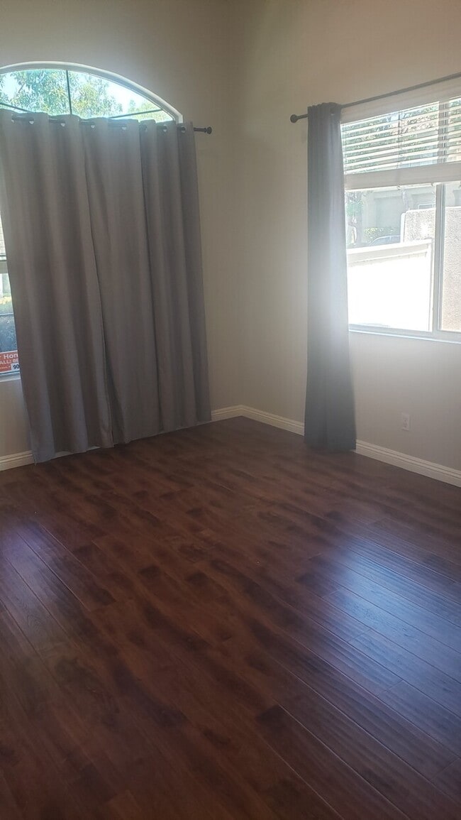 Building Photo - Welcome to this stunning 3-bedroom, 2.5-ba...
