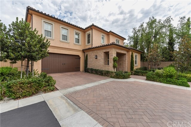 Building Photo - 42 Twin Gables