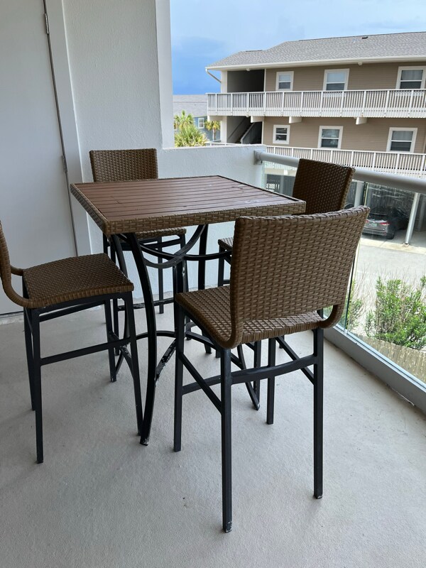 Building Photo - 1600 Via De Luna Dr