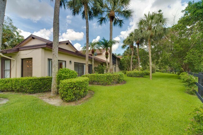 Building Photo - 11397 Pond View Dr