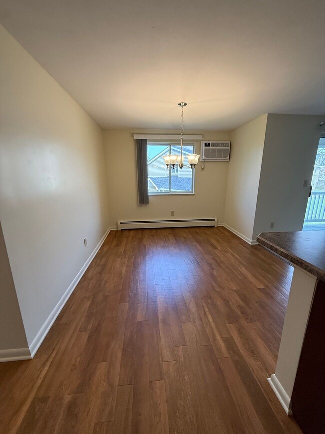 Building Photo - New Country Village