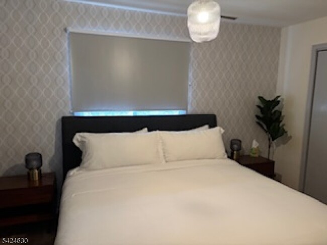 Building Photo - 5 Arapahoe Dr