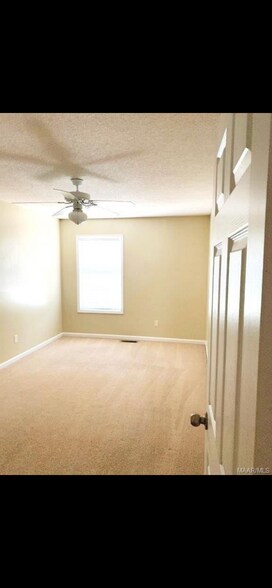 Building Photo - 124 N Springview Dr