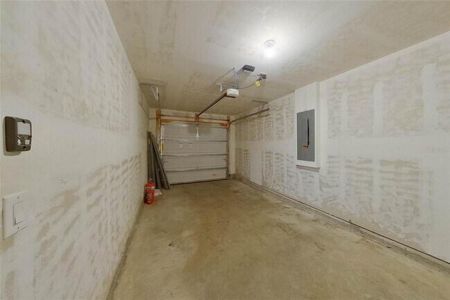 Building Photo - 2103 Roosevelt Ave