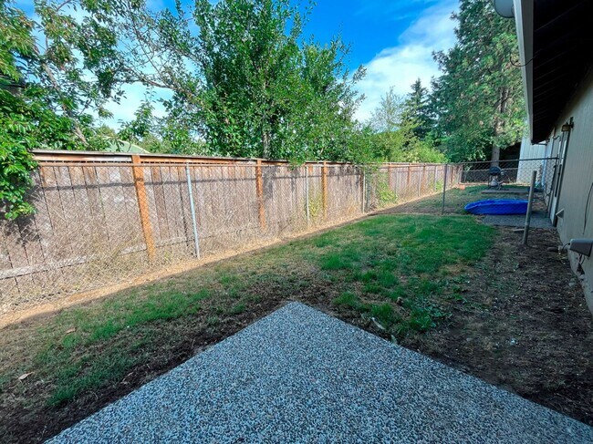 Building Photo - howad01