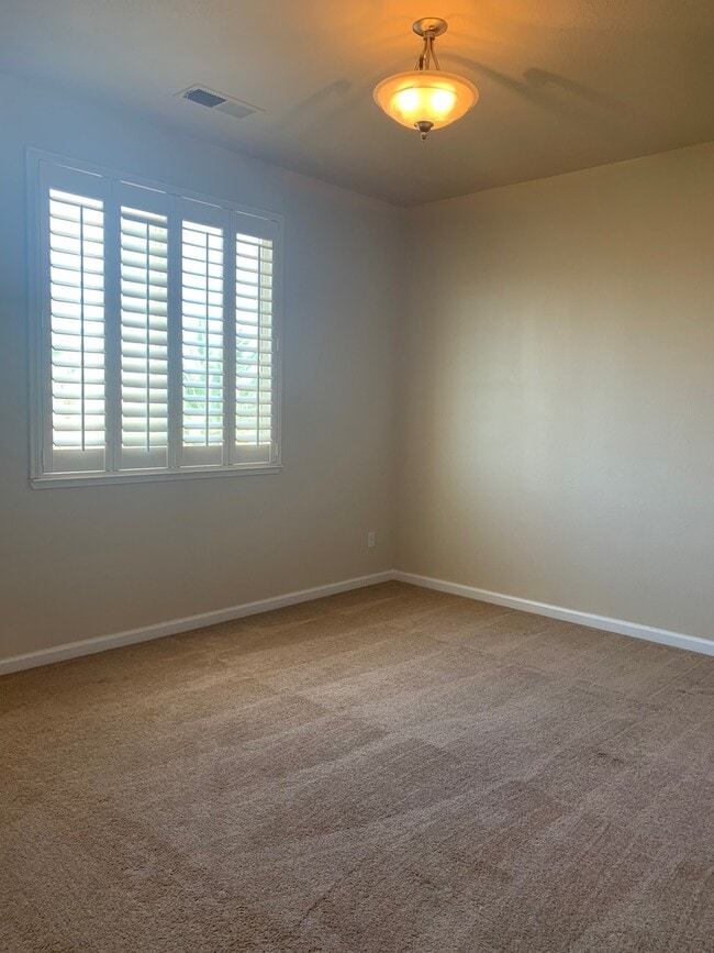 Building Photo - Gorgeous home in Patterson