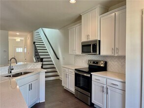 Building Photo - 159 Auburn Run Ln