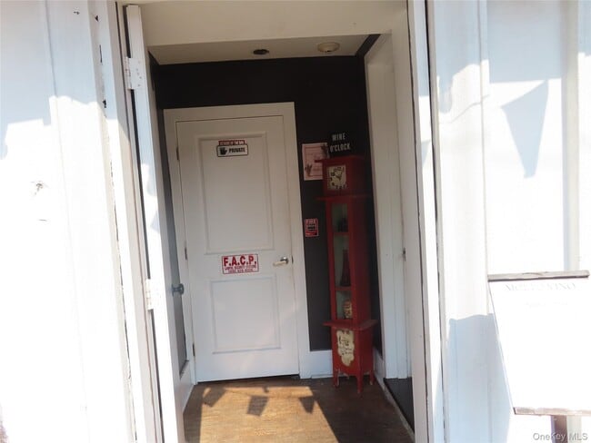 Building Photo - 45 Deer Park Ave