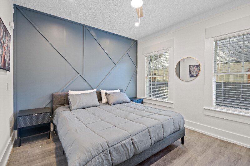 Building Photo - 2009 W Dekle Ave