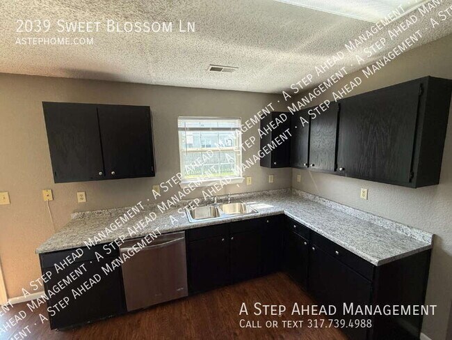 Building Photo - 2039 Sweet Blossom Ln