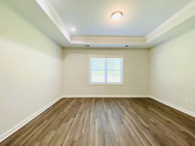 Building Photo - Lovely Three Bedroom Home Located in Lawto...