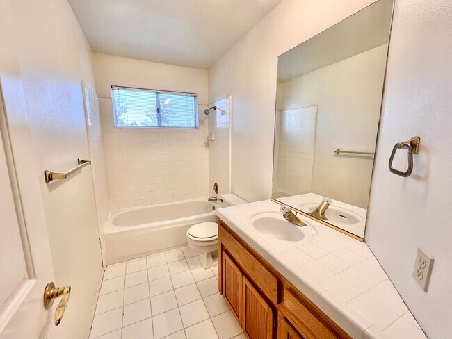 Building Photo - $2,495 Friant & Copper, 3 Bedrooms - N. Wi...