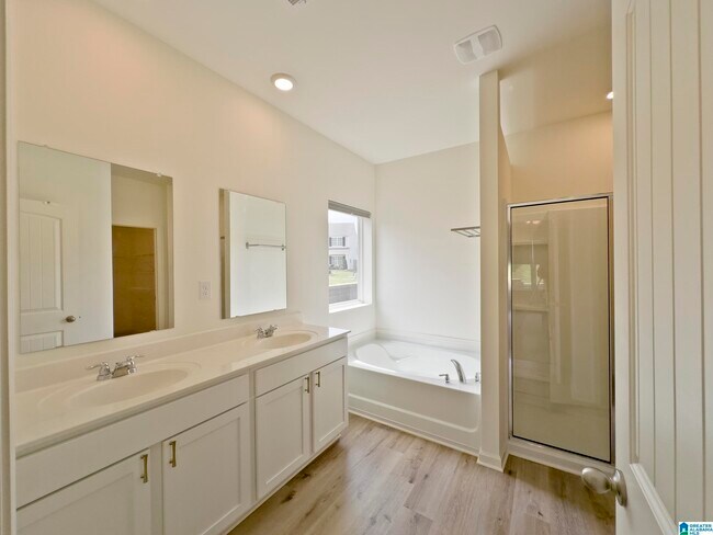 Building Photo - 306 Park Crest Run