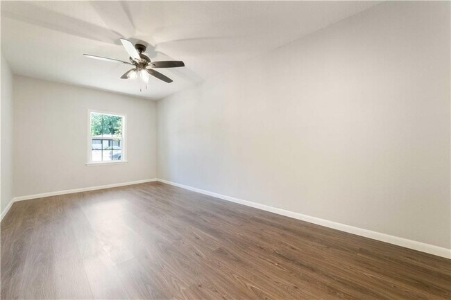 Building Photo - 1903 S 19th St