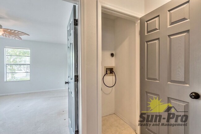 Building Photo - 980 Canal View Blvd