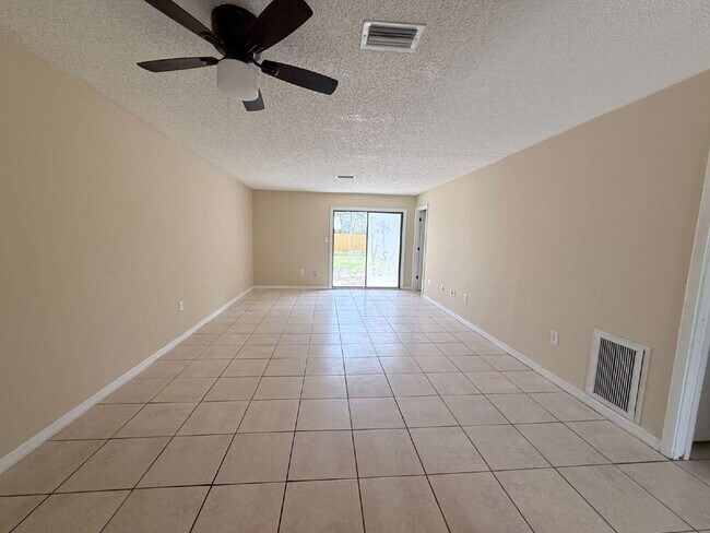 Building Photo - 2-Bedroom and 2-Bathroom