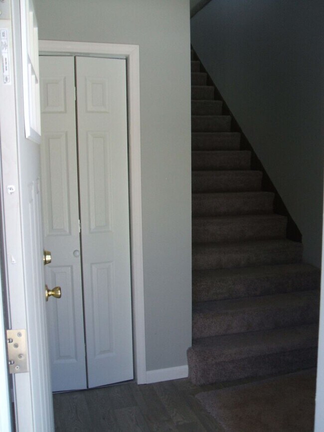 Building Photo - 1176 Red Hill Rd