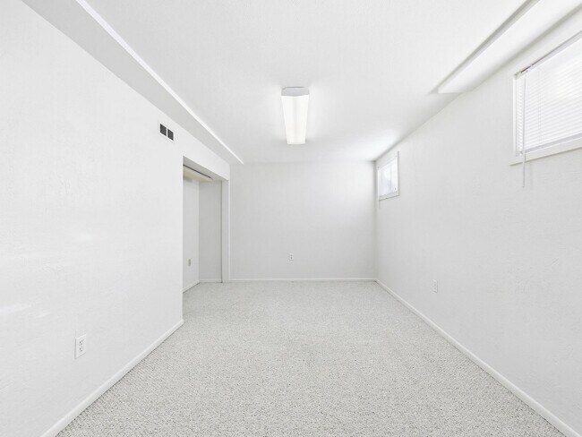 Building Photo - 6213 S Galena Way