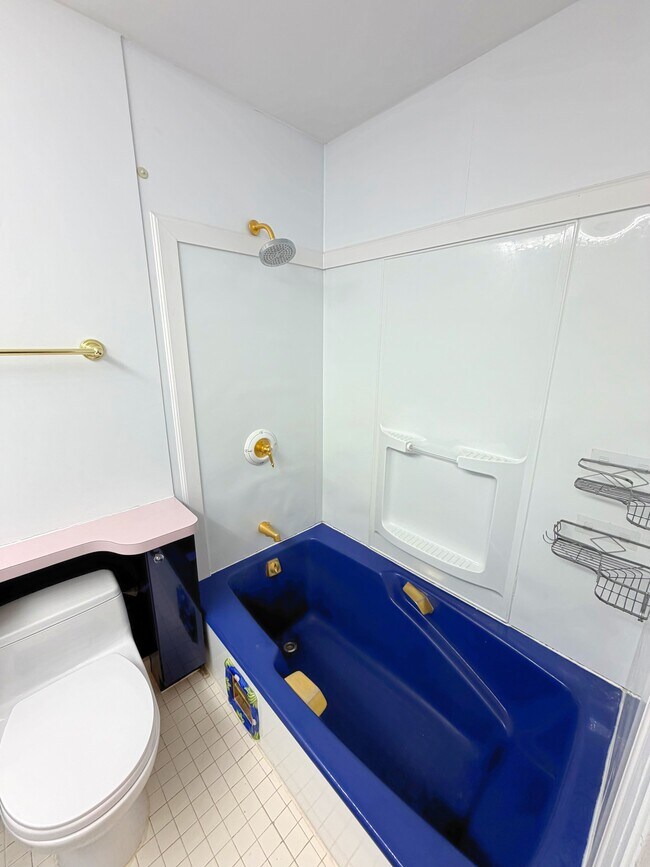 Building Photo - 327 Commonwealth Ave