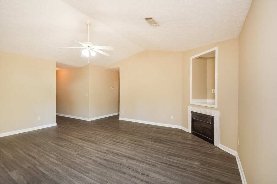 Building Photo - 20 Carver Dr