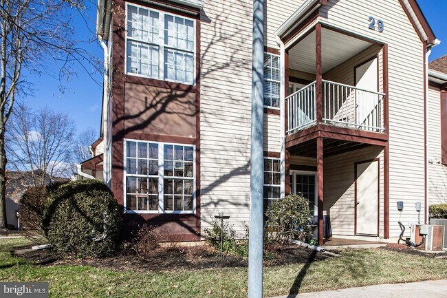 Building Photo - 297 Andover Pl