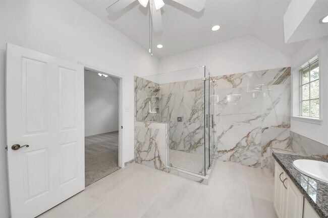 Building Photo - 103 Lakeridge Dr