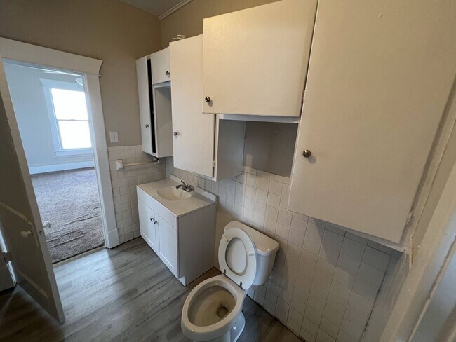 Building Photo - Newly renovated 2 bed 1 bath in Aurora, Missouri!
