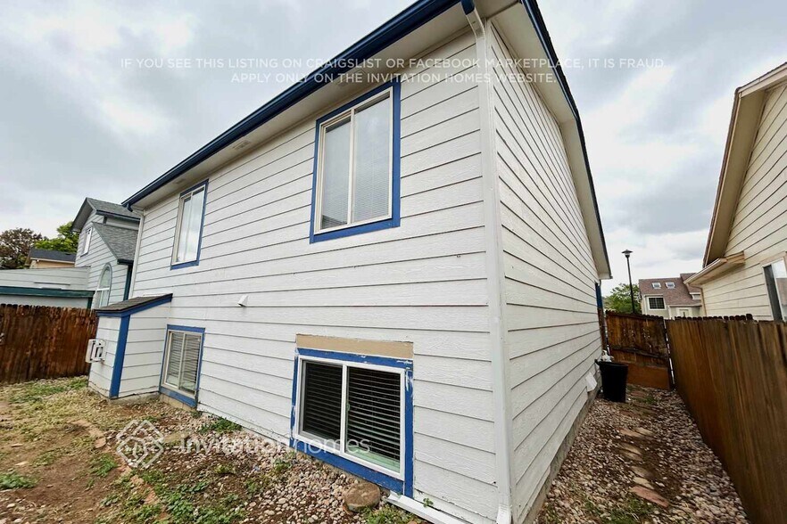 Building Photo - 10051 Shoshone Way