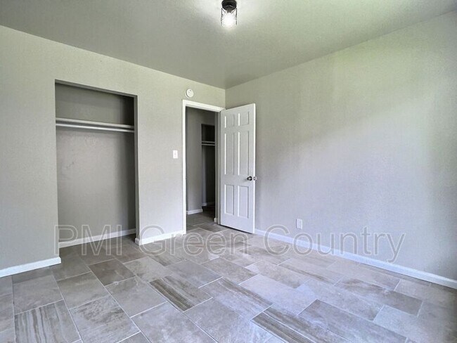 Building Photo - 6120 S Madison Pl