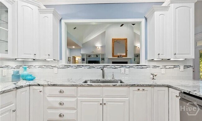 Building Photo - 259 Kelsall Dr