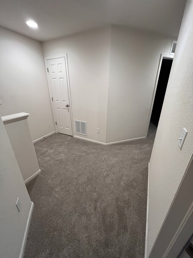 Upstairs hallway - 8662 quinn pointe