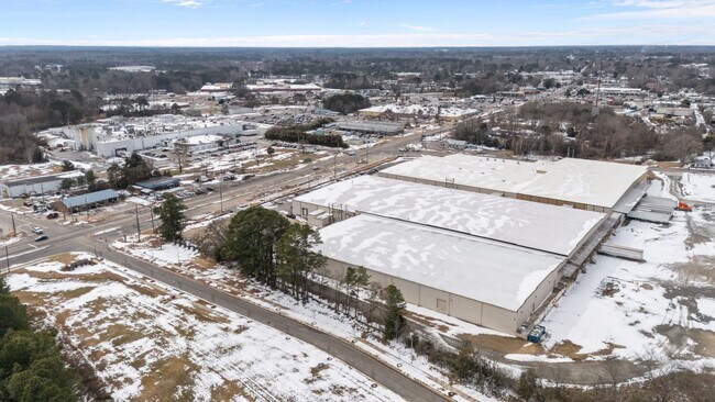 Building Photo - 4 Bedroom/3 Bath Sanford