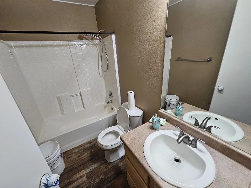 Building Photo - 1691 40 E