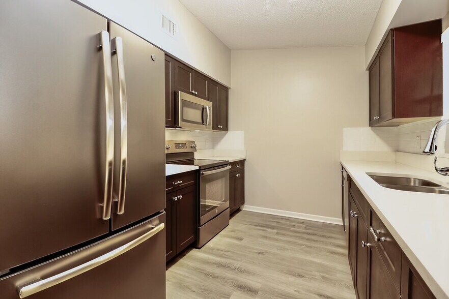 Building Photo - 1828 Craven Dr