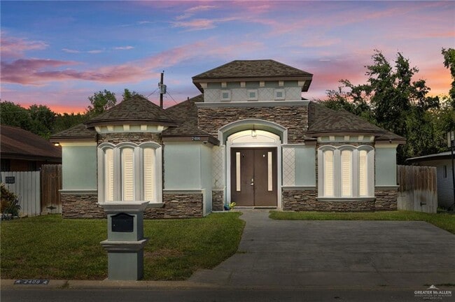 Primary Photo - 15 Ebony Ave