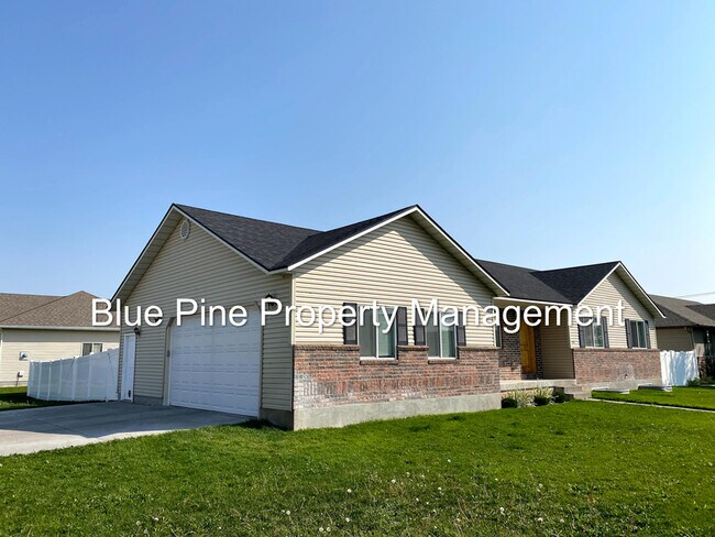 Building Photo - 4001 Summer Sun Dr