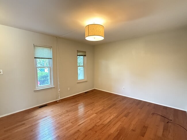 Building Photo - 3208 Bolgos Cir