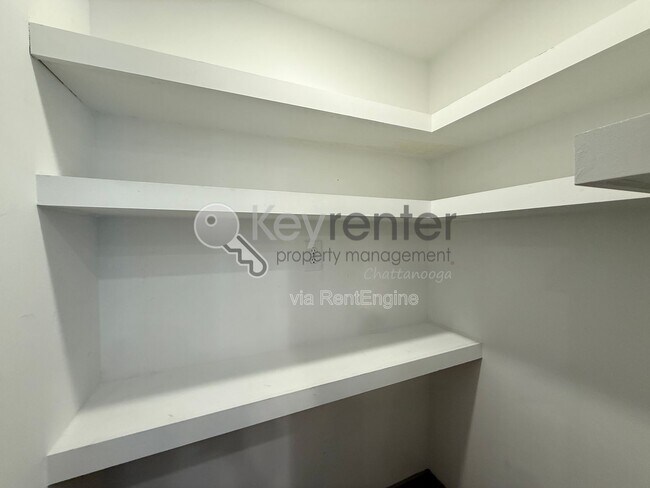 Building Photo - 1072 Amelia Ct
