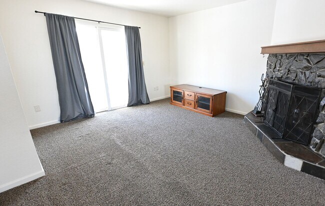 Building Photo - 1103 Broaddus St