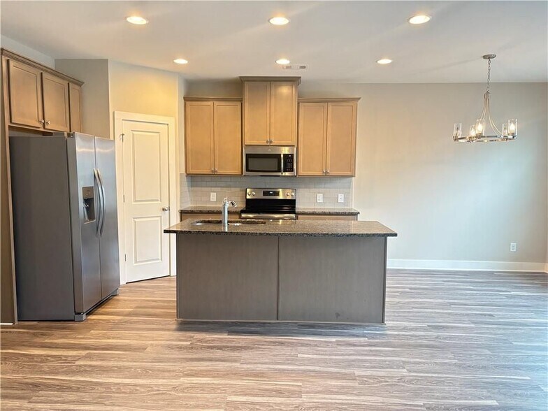 Building Photo - 418 Arbor Crowne Dr