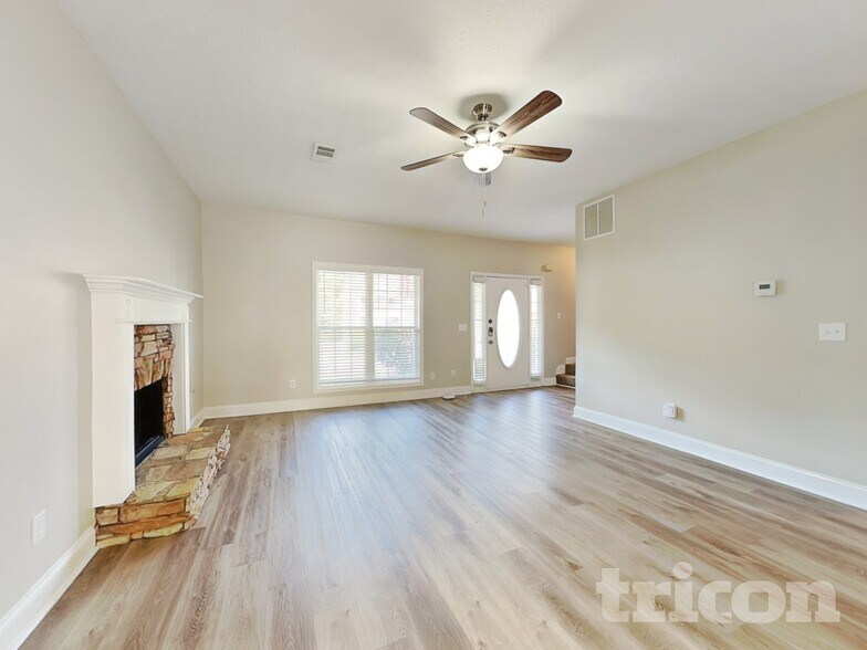 Building Photo - 250 Indian Lake Trail