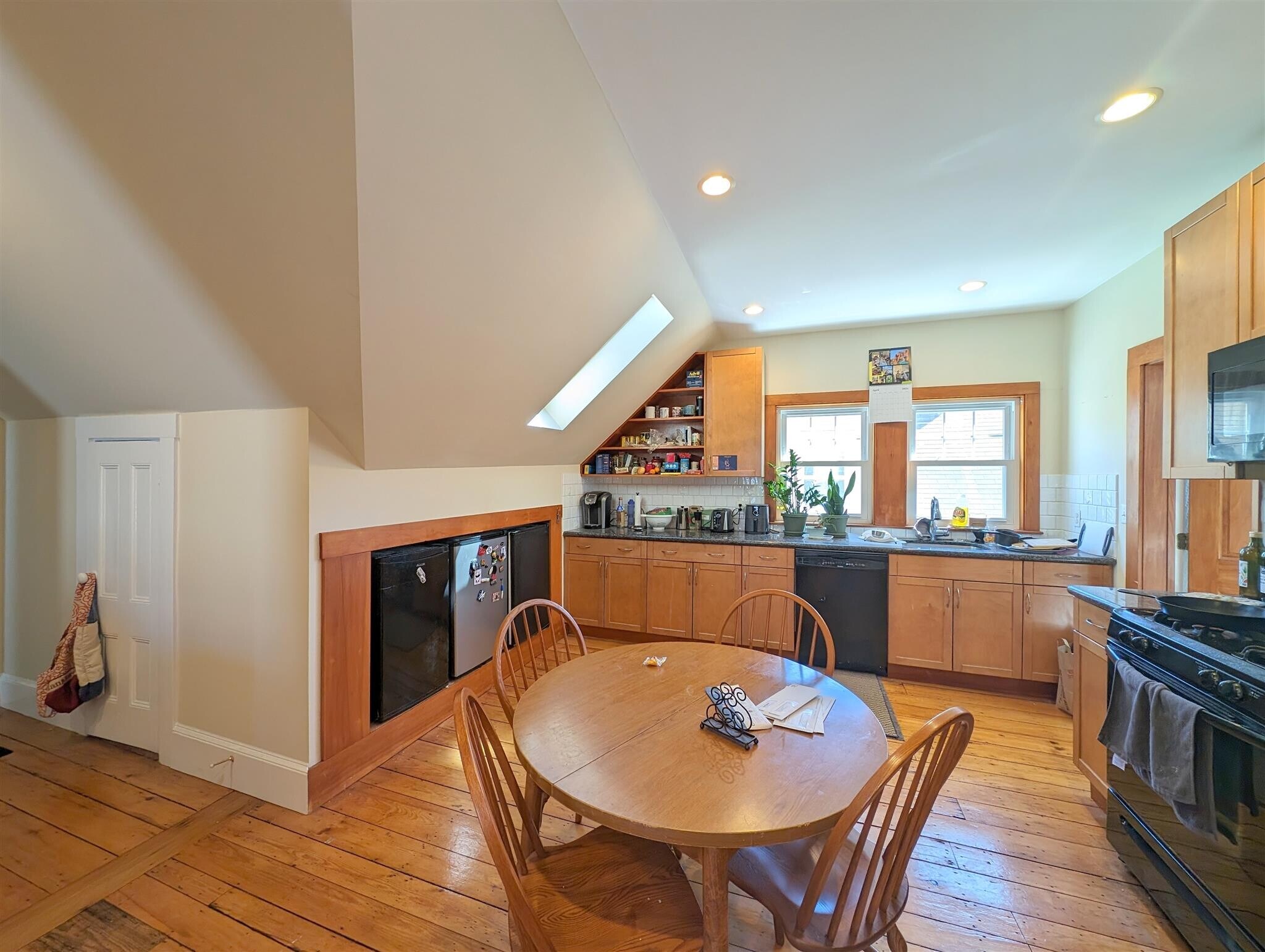 Building Photo - 48 Orchard St