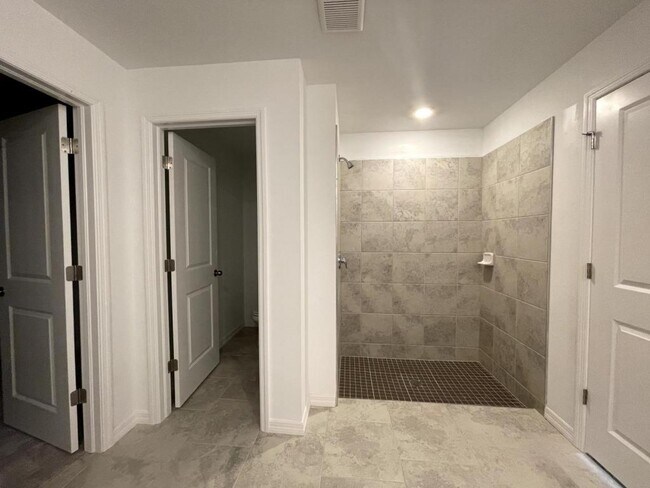 Building Photo - 17121 Parma Ct