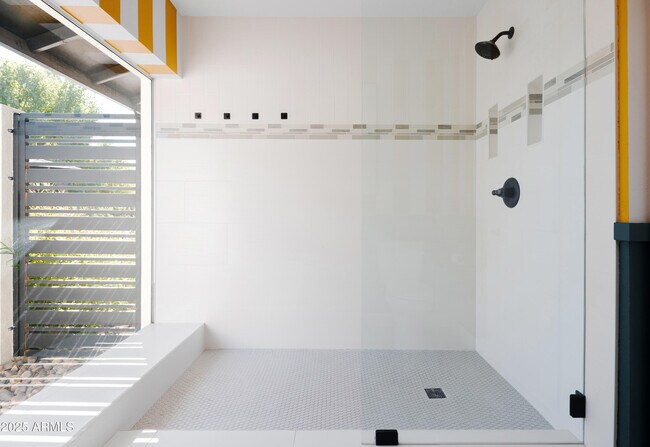 Building Photo - 12271 N 74th St