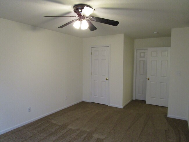 Building Photo - 3538-3540-3540 Prescott Dr